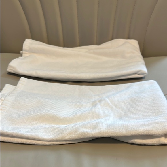 Cynthia Rowley Happy Easter White Hand Towels with Bird and Floral Design - Picture 4 of 4